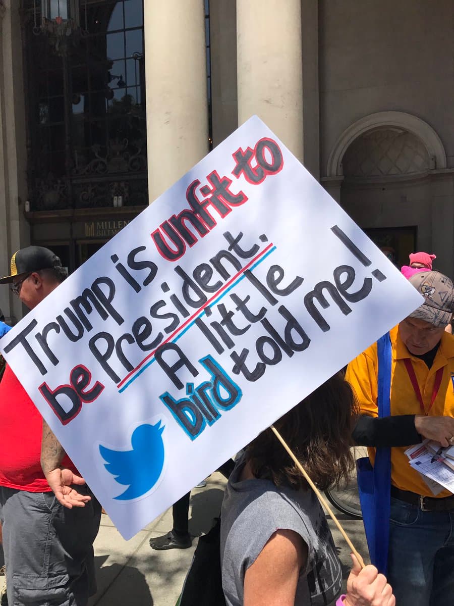 "Trump no es apto para ser presidente. Me lo dijo un pajarito".