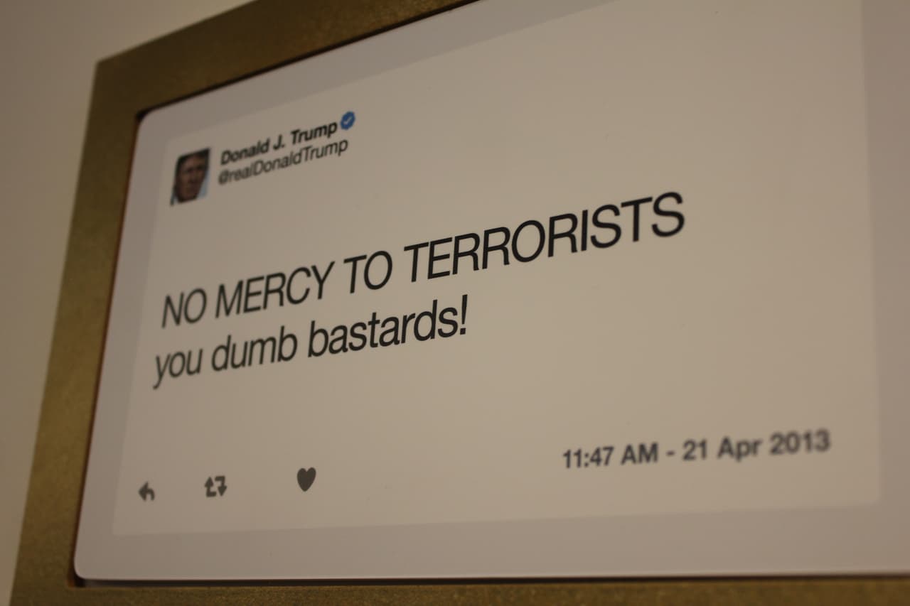 "¡NO DEBE HABER MISERICORDIA CON LOS TERRORISTAS, bastardos estúpidos!" Otro de los tuits que ganaron un espacio en la sección de "lo mejor" del presidente. (Patricia Vélez/Univision Noticias)