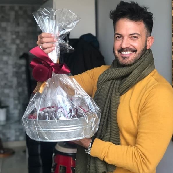 Sin embargo, sus pulmones quedaron muy afectados, lo que provocó que una neumonía le quitara la vida a los 49 años.
<br>