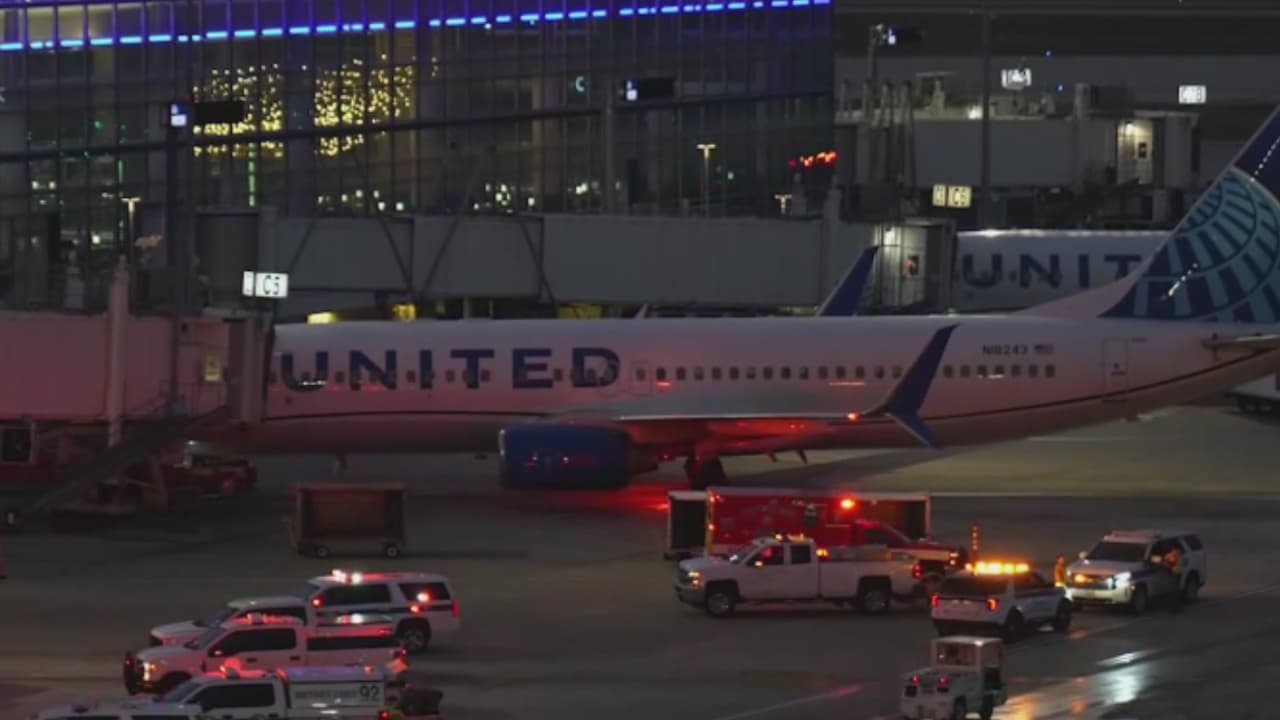 ¿Qué se sabe del incendio en la terminal C del Aeropuerto Bush en Houston? "Vi muchas ambulancias"