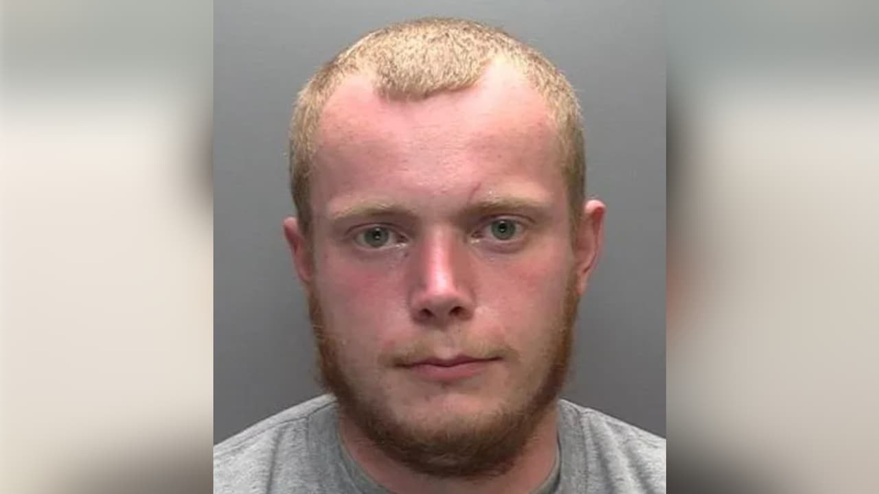 Mató a su abuela a puñaladas en el cuello mientras dormía en su casa: pasará el resto de su vida en prisión