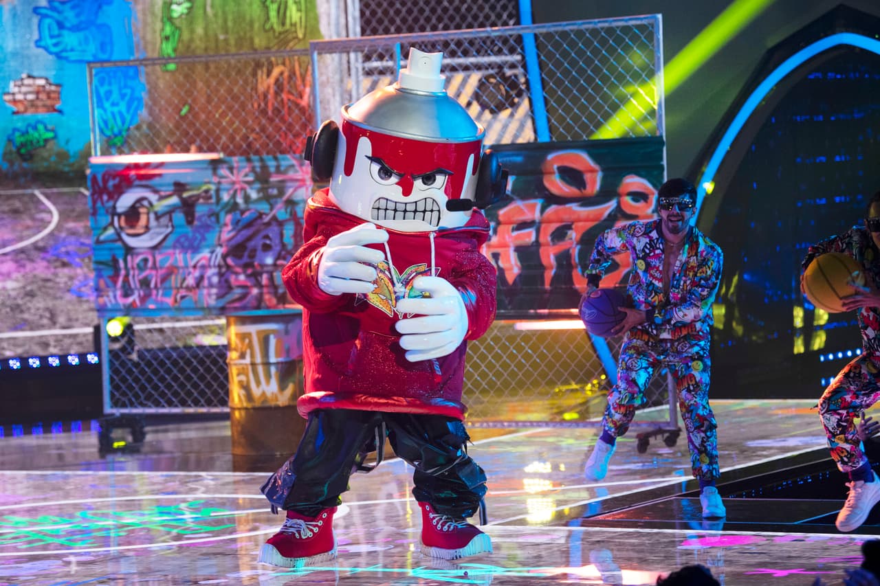 El segundo personaje en cantar fue Graffiti y lo hizo con un tono muy francés. Para su debut, Grafitti eligió interpretar el tema 'Circles' de Post Malone.