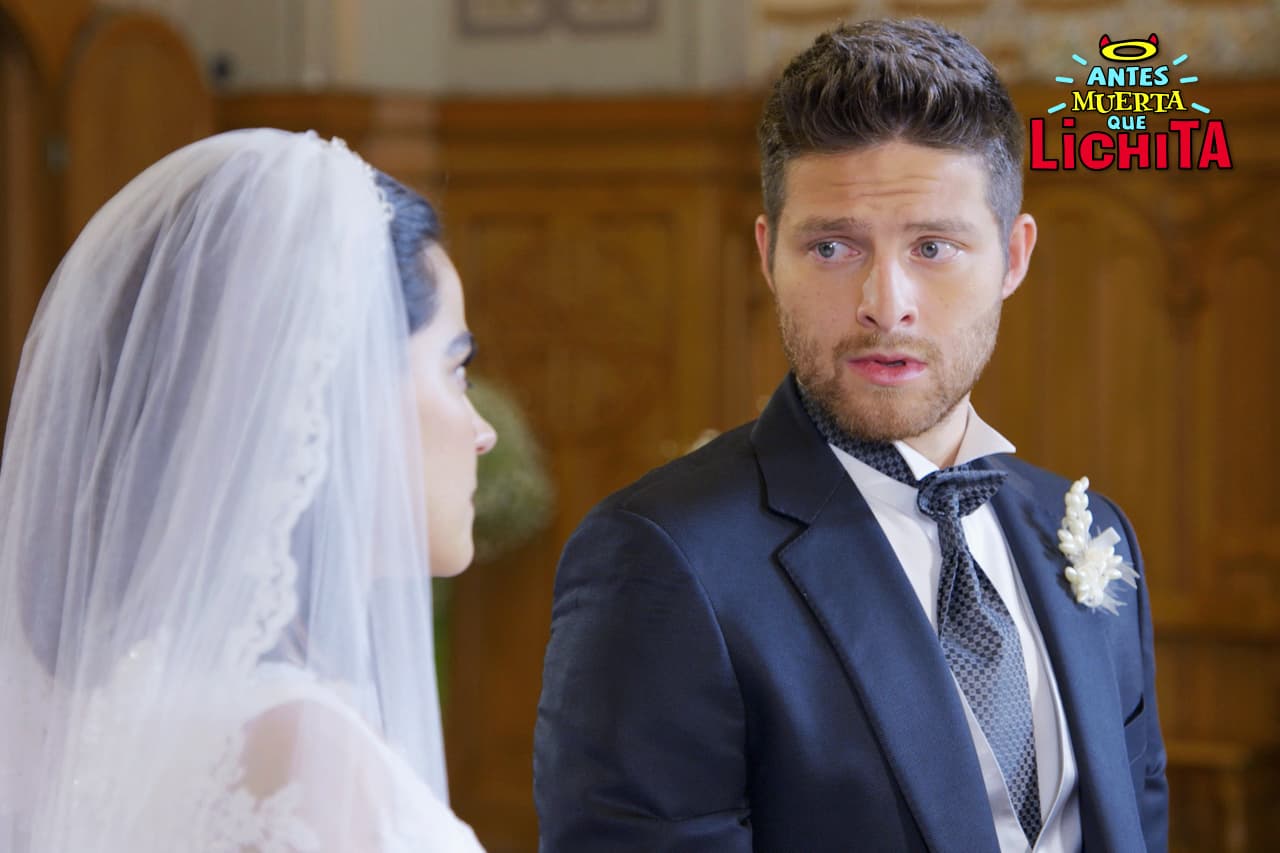 Alicia acepta casarse con Alex para continuar con su farsa.