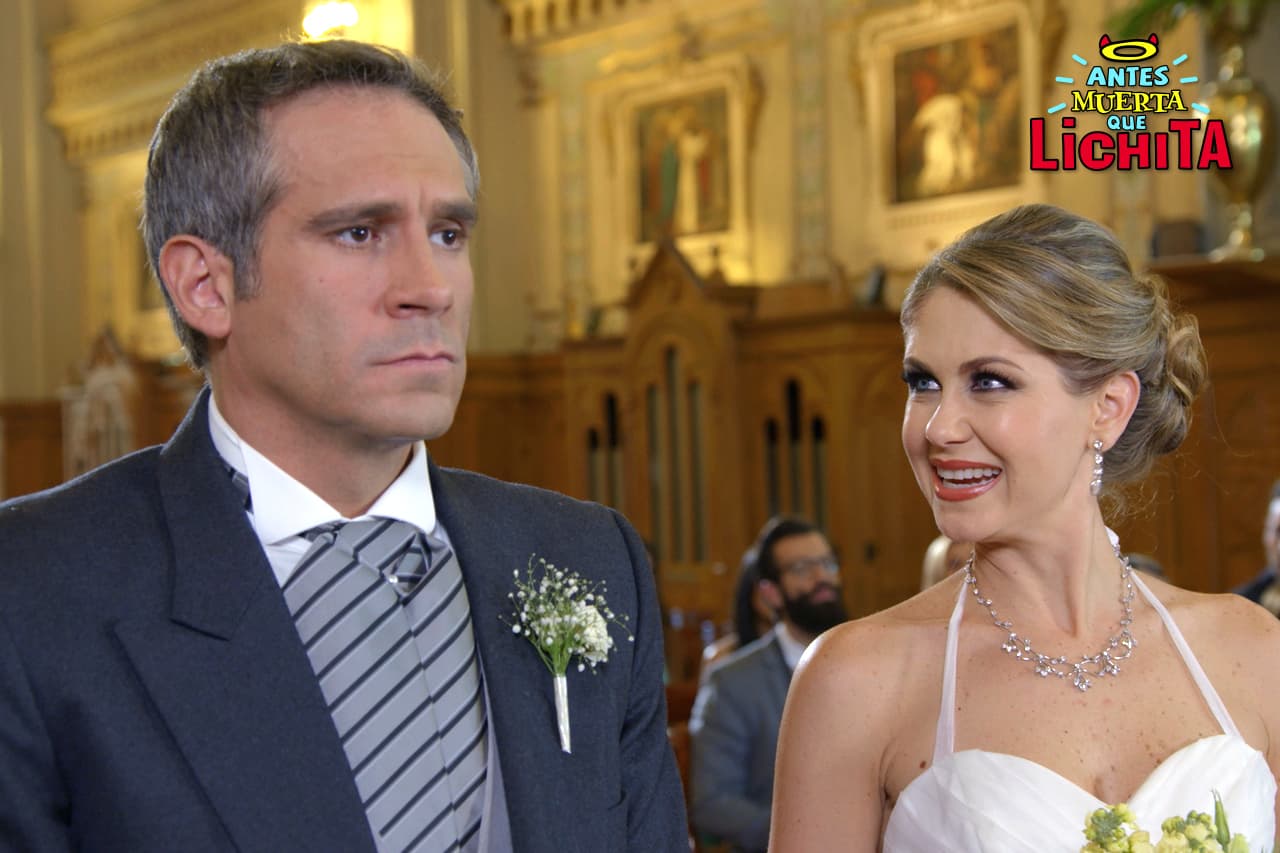 Roberto, dolido y confundido, acepta casarse con Luciana.