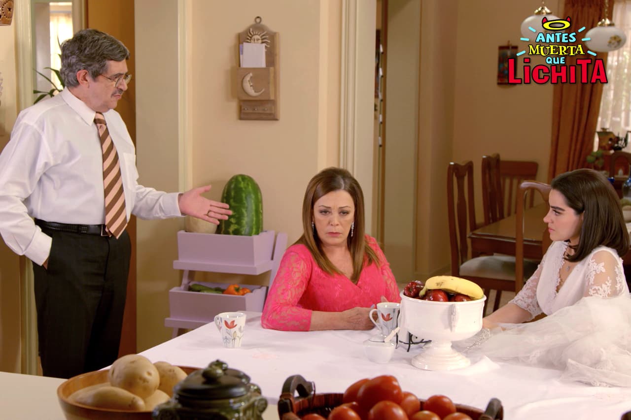 Alicia le confiesa a Elsa y Nacho sobre el trato que tenía con Alex.