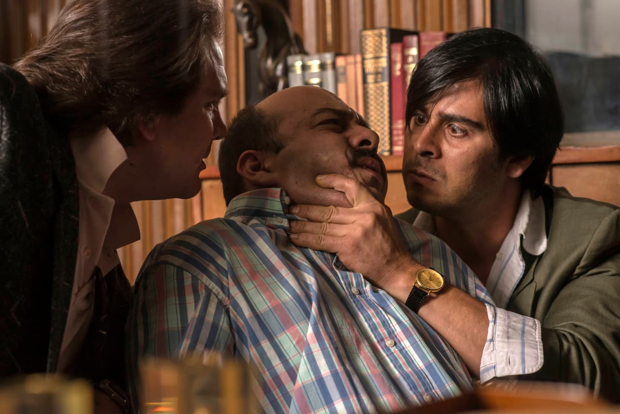 Él sería el intermediario para que el gobierno de Baja California les diera placas de policías judiciales.