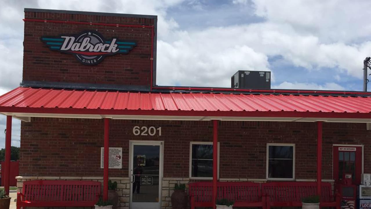 Este es el restaurante DalRock, que se ubica en Rowlett, Texas.
