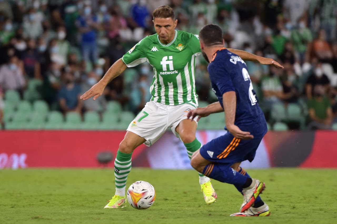 Real Madrid sacó los tres puntos en su visita al Betis en un encuentro con emociones hasta el último minuto.