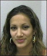 <h3 class="cms-H3-H3">Lluvia Rocia Meléndez Elizondo</h3>
<br>
<br>Esta fugitiva está buscada 
<b><a href="https://www.dea.gov/fugitives/lluvia-rocia-melendez-elizondo" target="_blank">por importar más de 5 kilogramos de cocaína</a></b>, además de conspirar para poseer y distribuir esa cantidad. 
<br>
<br>Asimismo tiene un cargo 
<b>por lavado de dinero. </b>
<br>
<br>La agencia asegura que esta mujer de 38 años 
<b>tuvo su último domicilio en Chihuahua, México</b> (en el norte del país). 
<br>
<br>