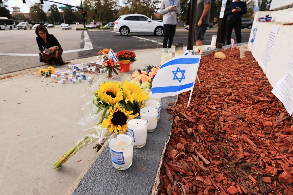 Según Fryhoff, la principal dificultad que han encontrado los detectives en ese sentido es que los testigos se contradicen sobre quién fue el responsable de los hechos.
<br>
<br>
<br>