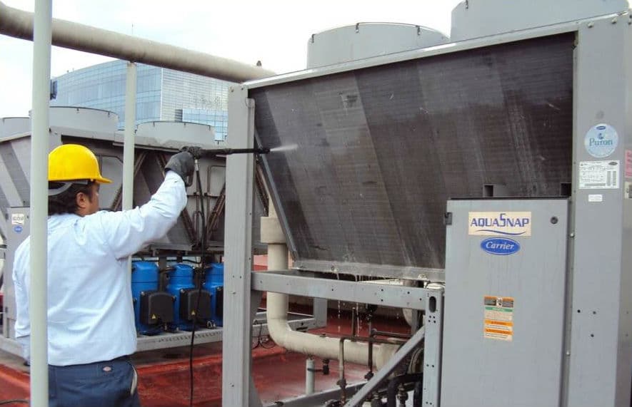 Trump vuelve a amenazar a las empresas que quieran irse del país: esta vez con un impuesto fronterizo 