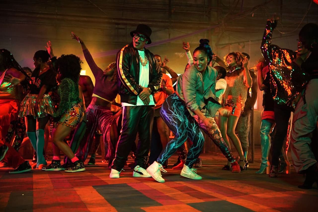 Medios especializados en música, definen a ‘Dura’ como una canción divertida y con sonidos de reggae de la vieja escuela.