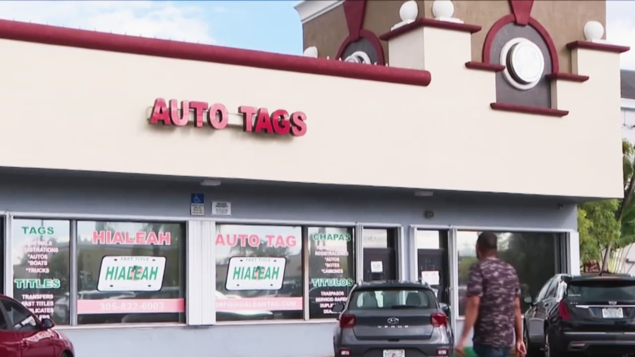 Ya son 9 arrestos por emisión de títulos falsos en agencia de vehículos de Hialeah