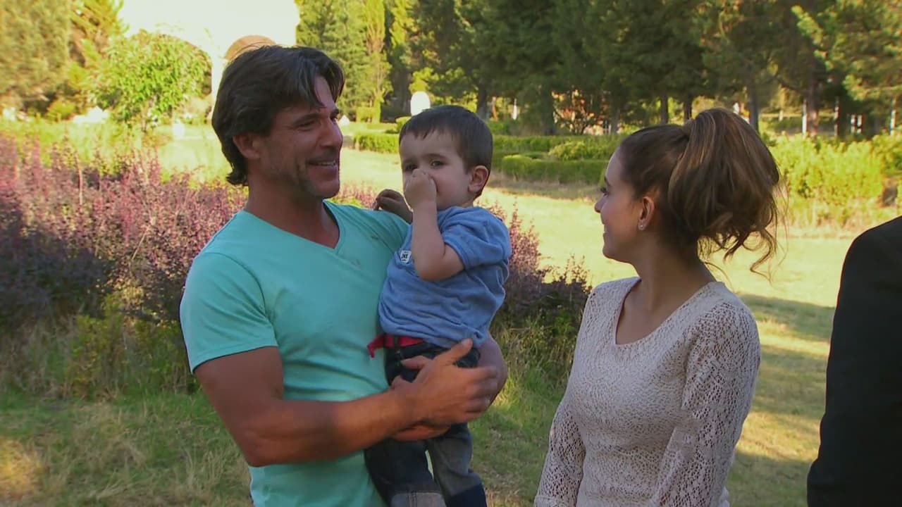 Cuando Fernanda salió del reclusorio, lo primero que hizo fue buscar a su papá y a su hijo.