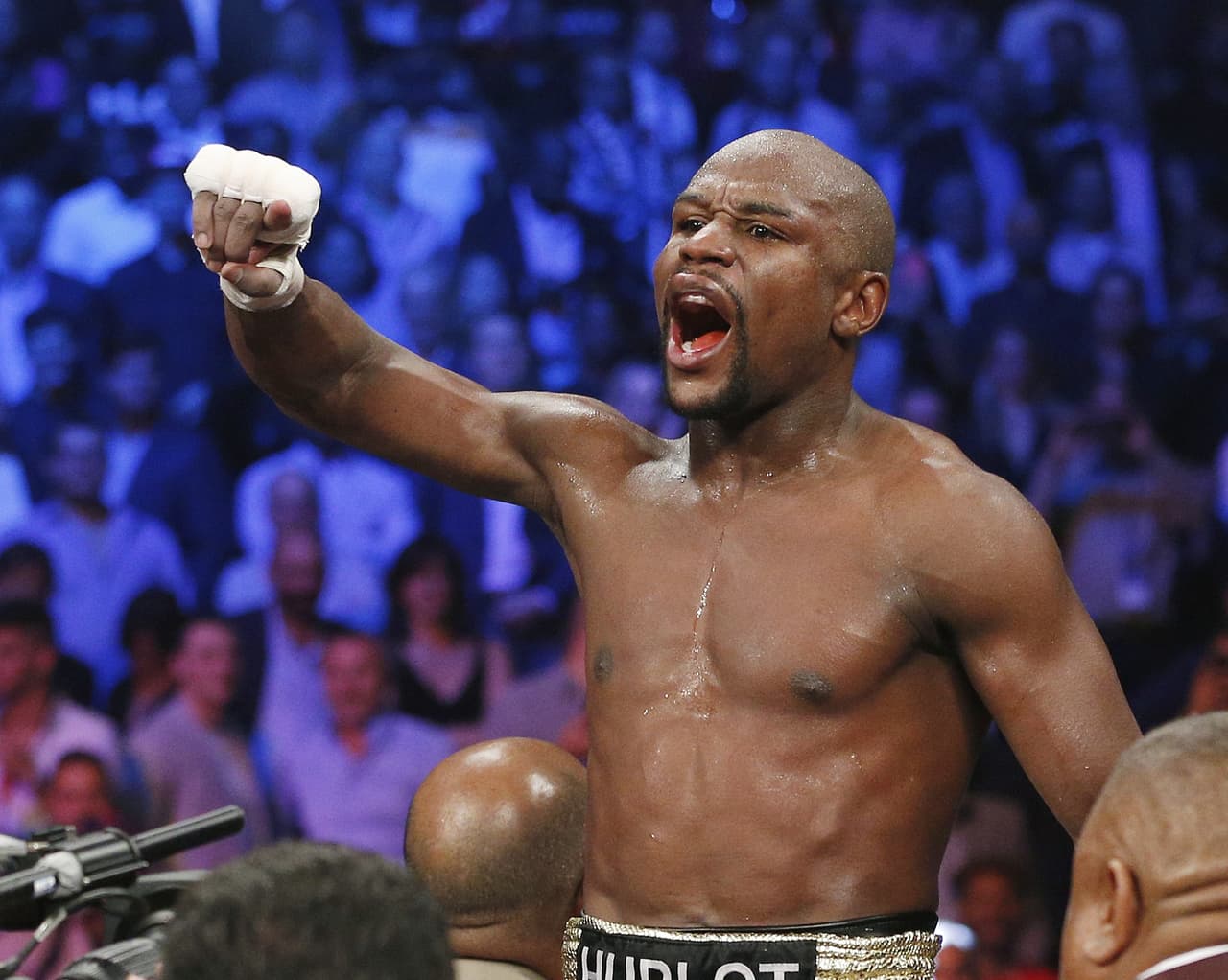 Floyd Mayweather Jr. negociaría tres peleas más con CBS