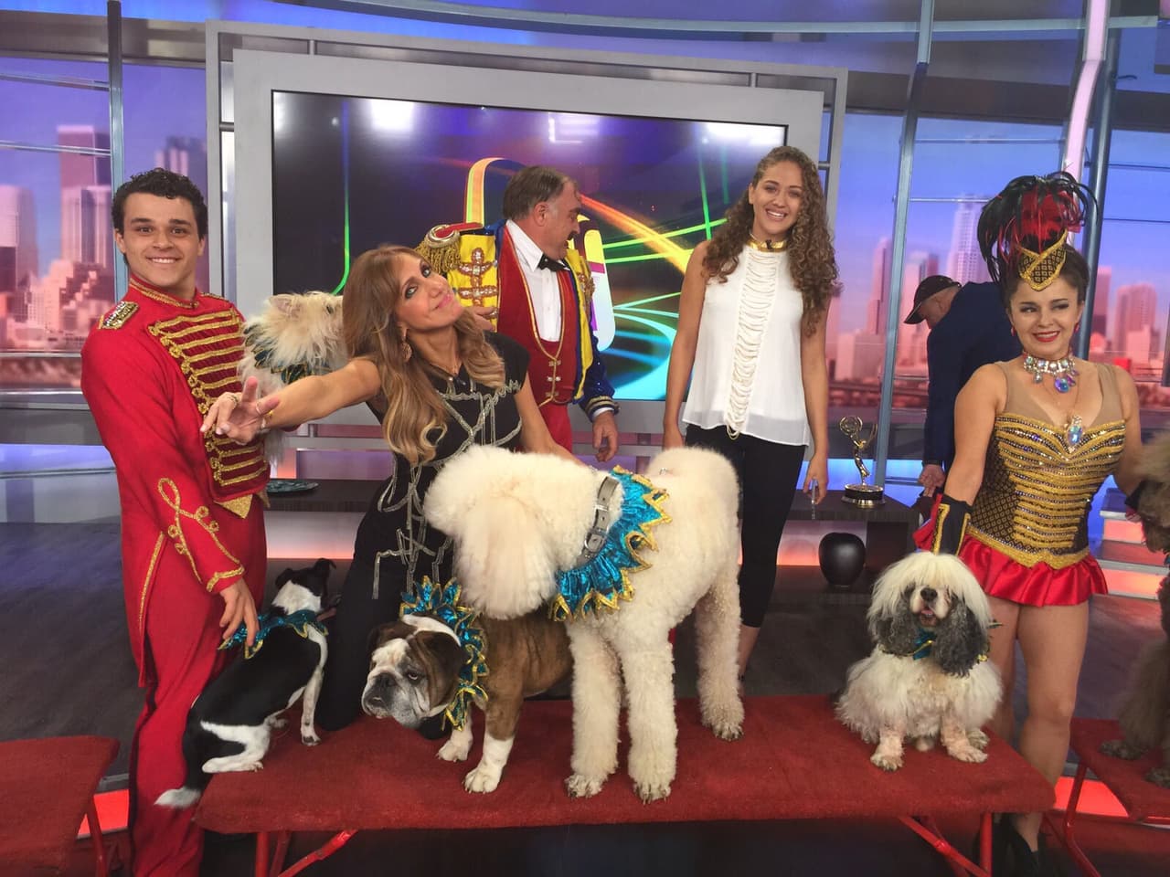 El Circo Hermanos Vázquez nos presentó a sus increíbles mascotas.