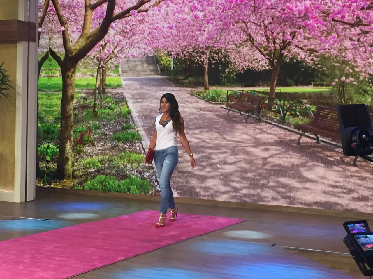 El collar es un gran accesorio y la cereza del pastel de esta propuesta.