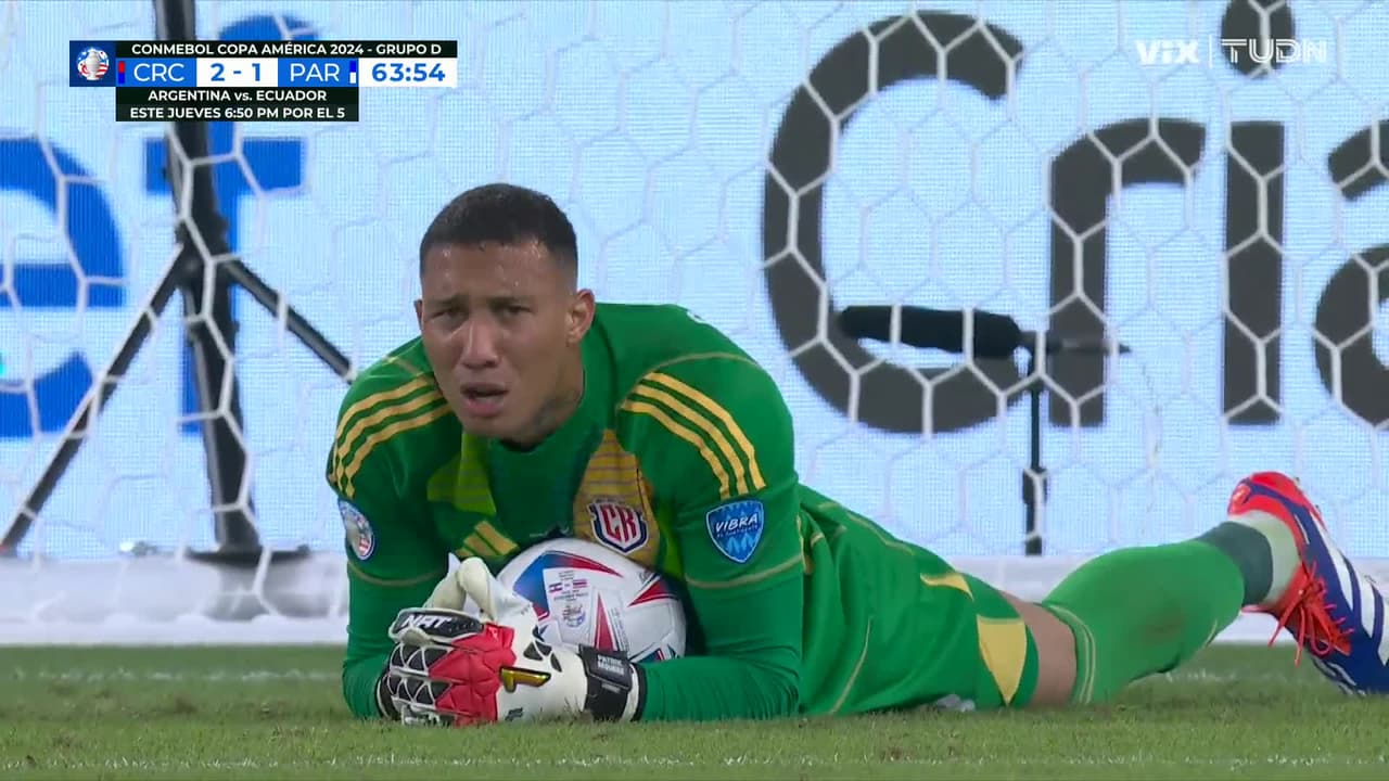 ¡TIRO ATAJADO! disparo por Julio Enciso.