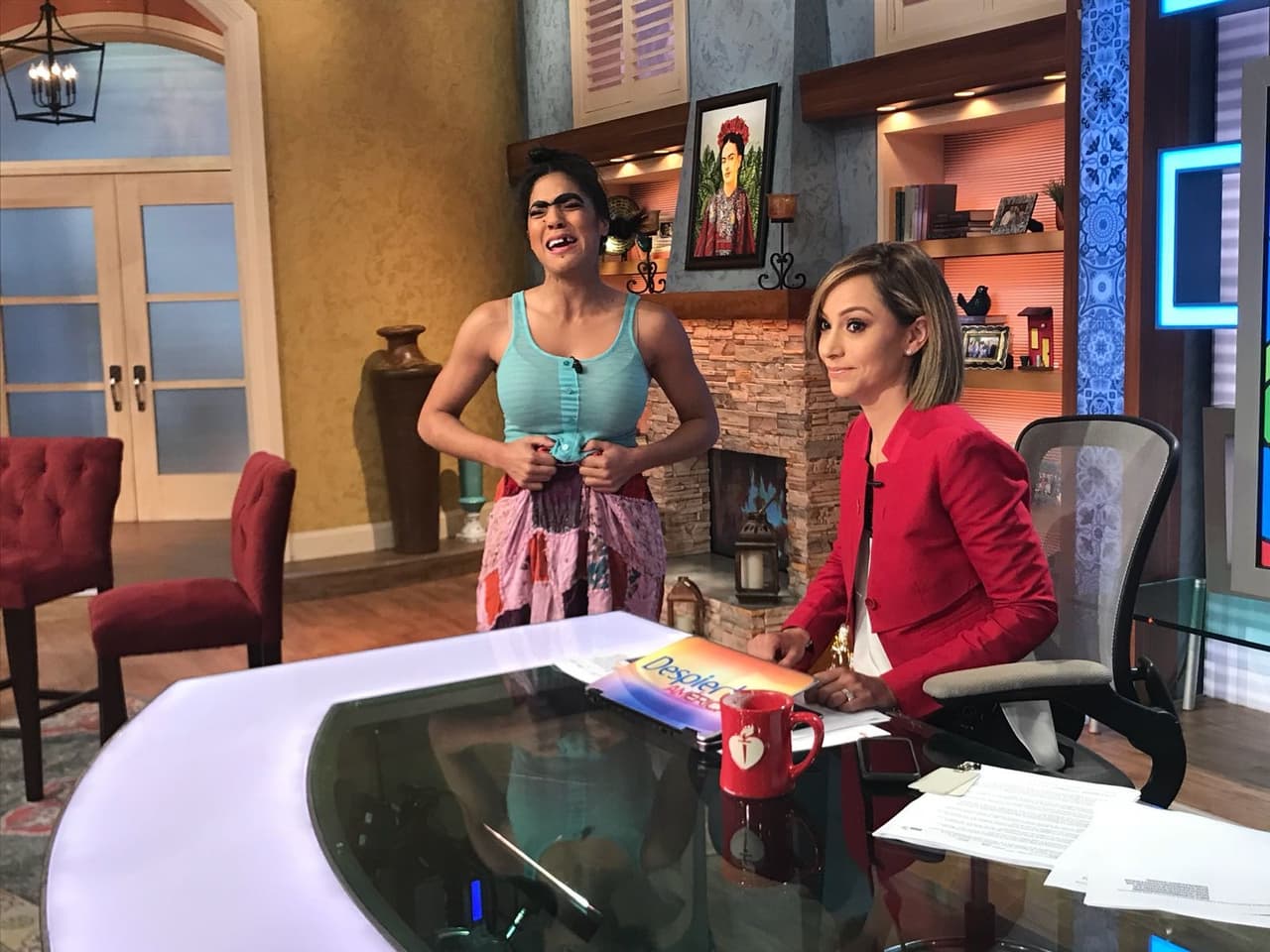 Mela también recurrió a Satcha, ¿será acaso que su esposo Aaron Butler tiene un primo que presentarle?