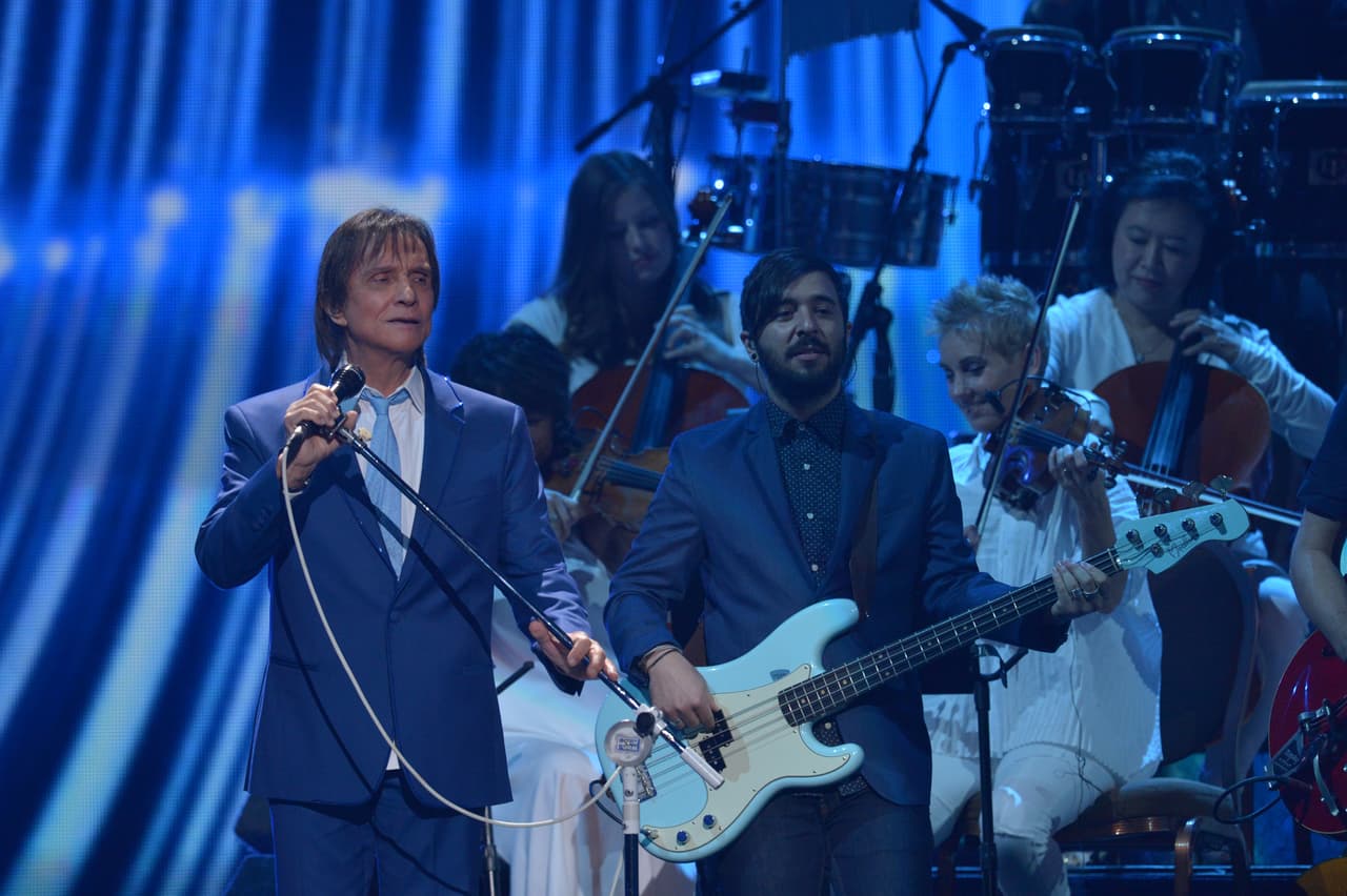 El cantante deleitó a los presentes con los temas Propuesta, Distancia, Te Amo te Amo y Un millón de Amigos.