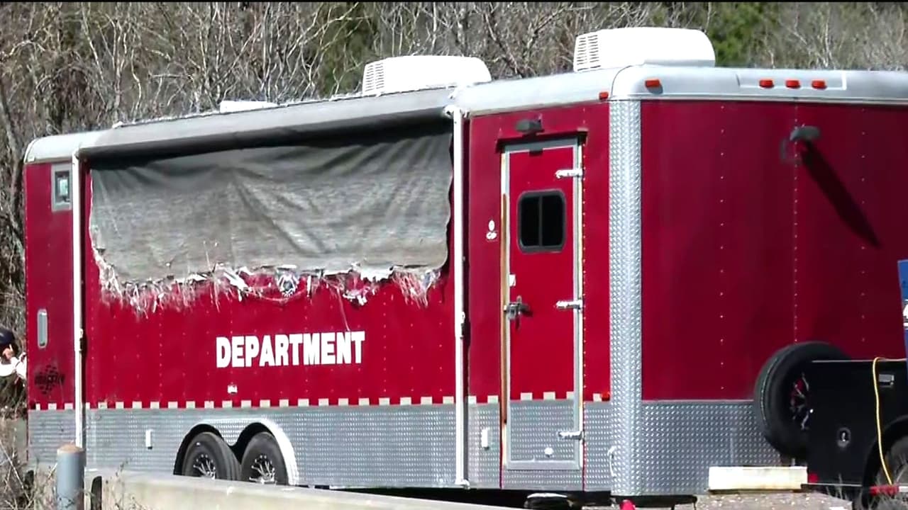 Sigue activo un incendio forestal en Greens Bayou: el fuego abarca al menos 200 acres