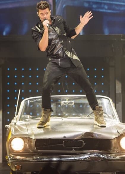 Y es que además de tener un éxito arrollador con su material, el cantante está nominado en Premios Juventud.