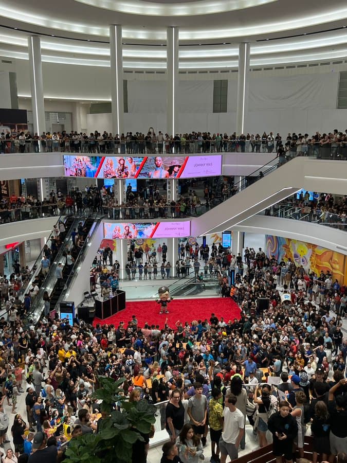 Restaurante de “Mr Beast” en Nueva Jersey rompe récord de vender 20,000 hamburguesas en su inauguración 