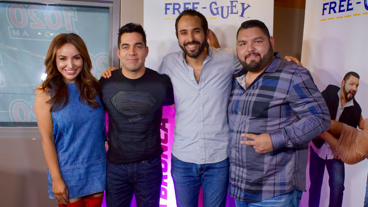 <b><a href="http://www.univision.com/temas/omar-chaparro">Omar Chaparro</a></b> se metió al 
<b><a href="http://www.univision.com/temas/el-free-guey">Free-guey show</a></b> y nos contagió con toda su alegría.