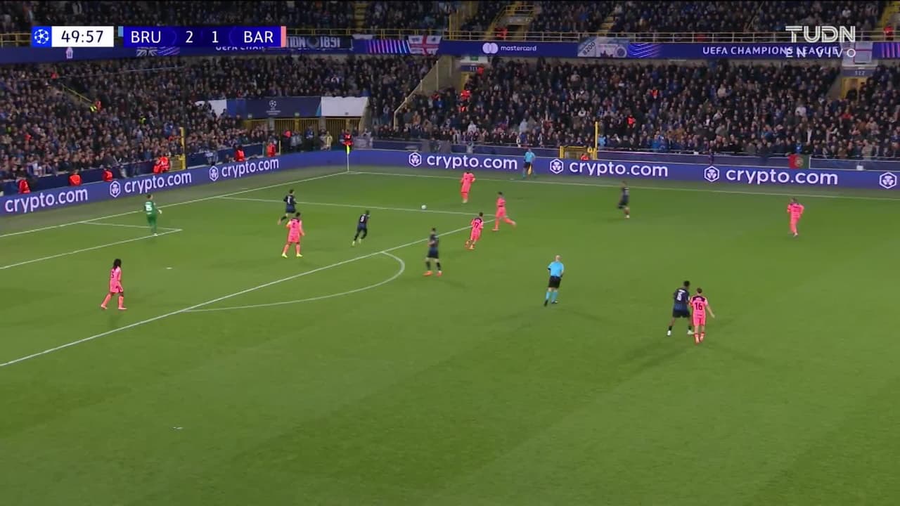 ¡TIRO ATAJADO! disparo por Fermín López.