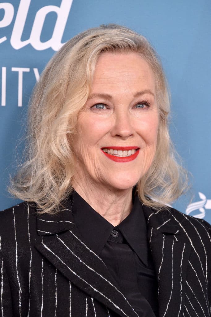 O’Hara ahora tiene 67 años y en años recientes fue aclamada por su trabajo en la serie ‘Schitt’s Creek’.