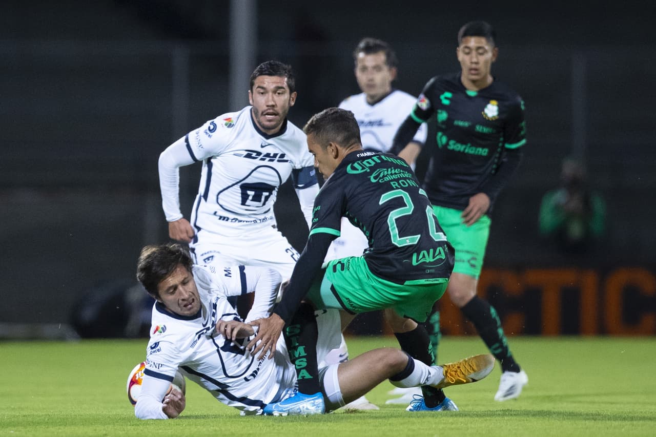 Con gol de Juan Dinenno desde los once pasos, los Pumas vencen 1-0 a Santos y se quedan con los tres puntos. Pumas rompe una mala racha de seis partidos sin ver la victoria y Santos se queda en la quinta posición del torneo.