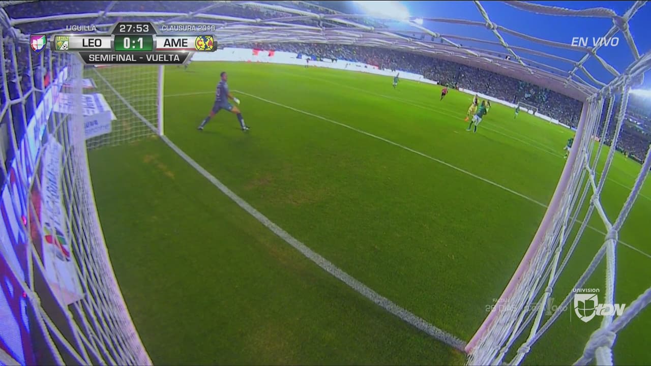 Mateus Uribe estuvo a nada de inventarse un golazo