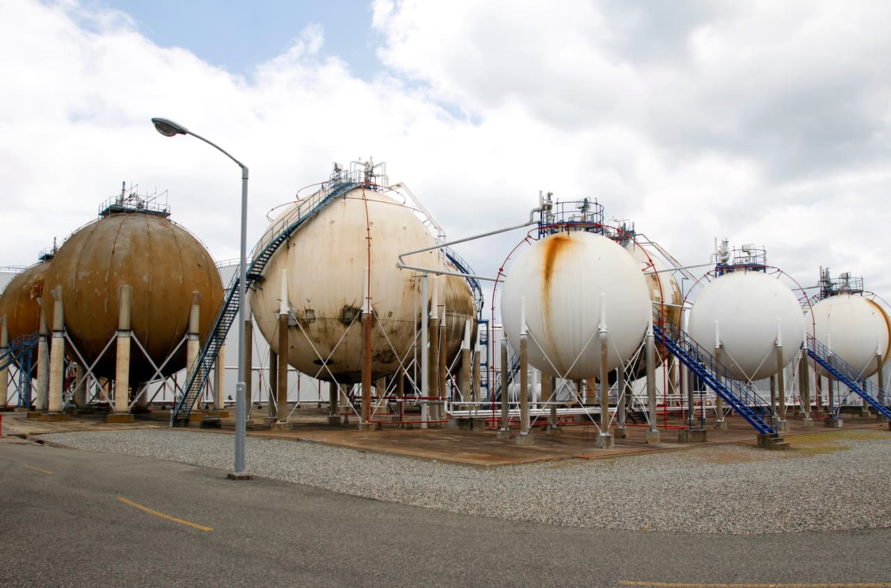 Se registra caída del crudo en el cierre del 2015