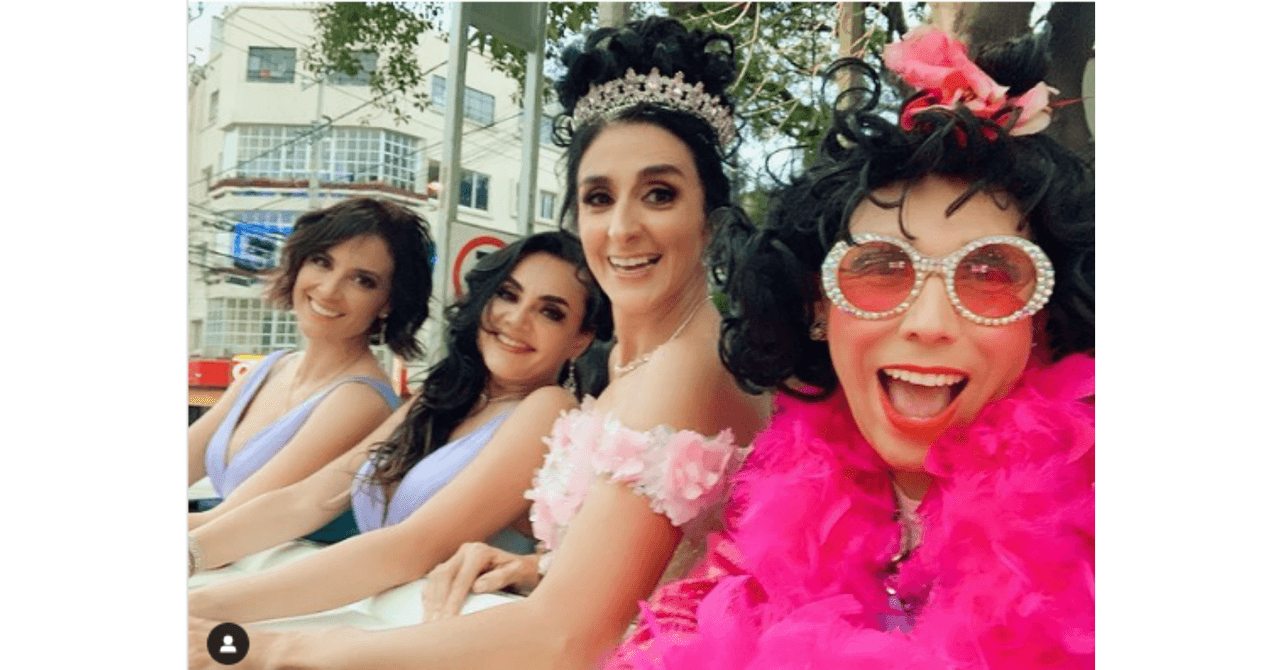 Bárbara Torres en su fiesta de XV años