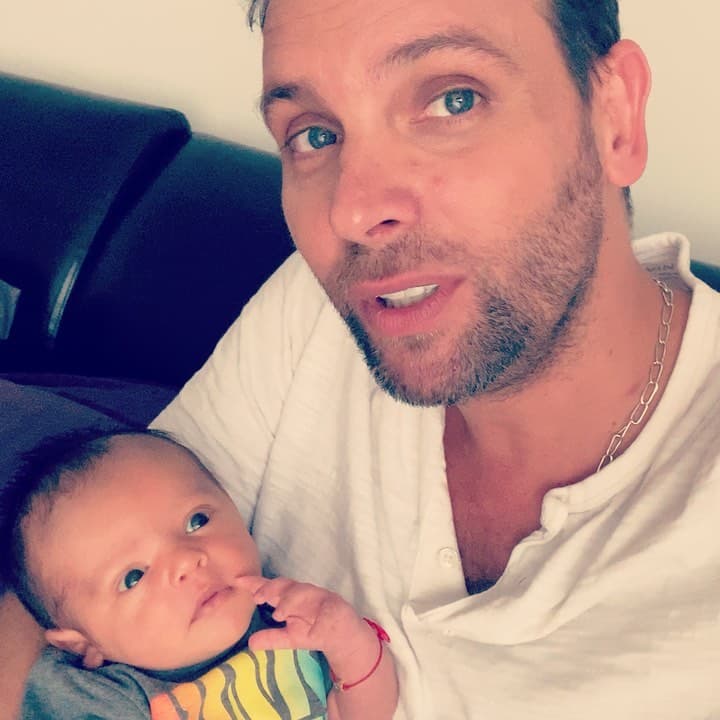 El 24 de abril pasado, el argentino 
<b><a href="https://www.univision.com/famosos/nace-el-bebe-de-odalys-ramirez-y-pato-borghetti-grettel-valdez-le-da-la-bienvenida-a-la-familia-fotos">Patricio Borghetti le dio la bienvenida a su tercer hijo: Rocco</a></b>.