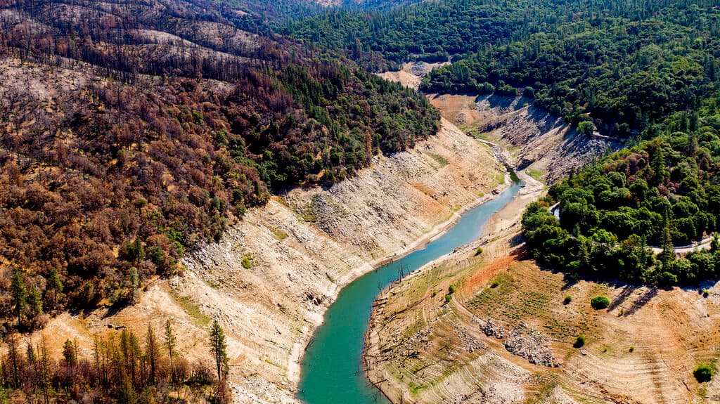 “La sequía severa a excepcional ha persistido en algunas áreas del oeste desde el verano de 2020 y la sequía se ha expandido a las llanuras del sur y al valle del bajo Mississippi”, dijo Jon Gottschalck, jefe de la Rama de Predicción Operacional del Centro de Predicción Climática de la NOAA.
<br>Lago Oroville el domingo 23 de mayo de 2021.