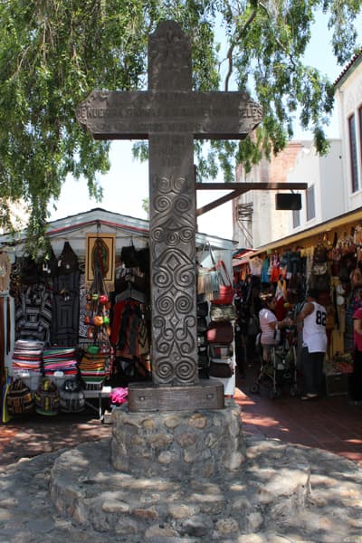 La casa más antigua de Los Ángeles se encuentra en el corazón de la Plaza Olvera.