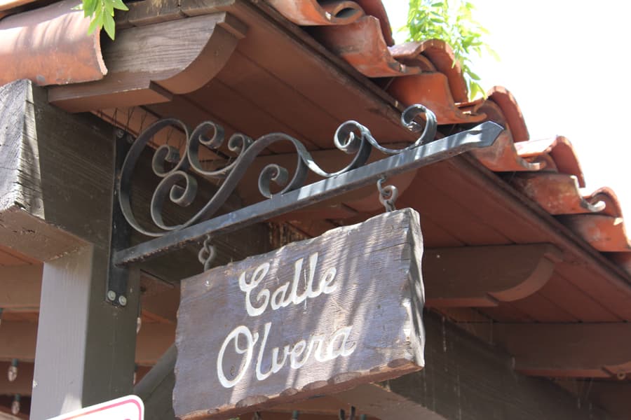 La Plaza Olvera fue establecida en 1930 y es uno de los centro culturales más antiguos de Los Ángeles.