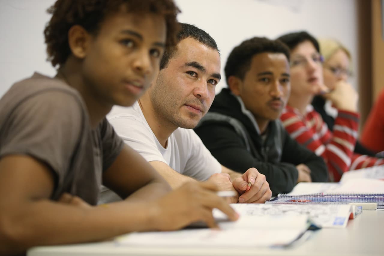 Tribunal de apelaciones determina que estudiantes refugiados tienen derecho a educación secundaria regular