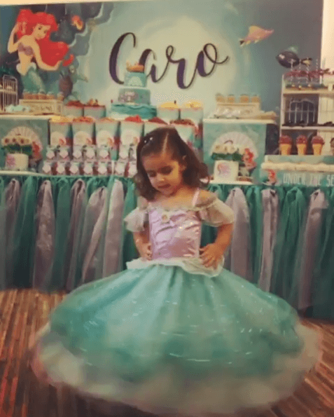 La pequeñita Caro, como la nombra de cariño Jacqueline, disfrutó de una fantástica fiesta temática basada en Ariel, una de las princesas de Disney.