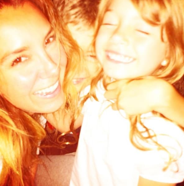 <b><a href="http://www.univision.com/programas/novelas/elizabeth-gutierrez-y-william-levy-tienen-un-amor-de-telenovela-fotos">Elizabeth Gutiérrez, Christopher y Kailey</a></b> son los grandes amores de 
<b><a href="http://www.univision.com/temas/william-levy">William</a></b>.