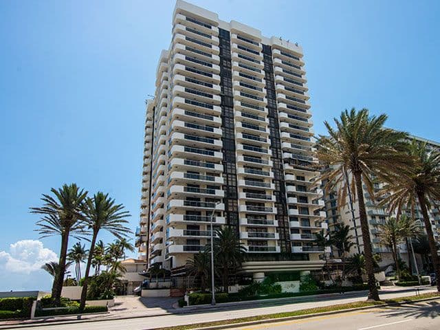 De acuerdo con la investigación, es la única accionista de la empresa Frida Enterprises Corp, fundada en las Islas Vírgenes Británicas. A través de ésta, la cantante se hizo de un departamento de 184 metros cuadrados en el condominio L’Excellence (en Miami, Estados Unidos).