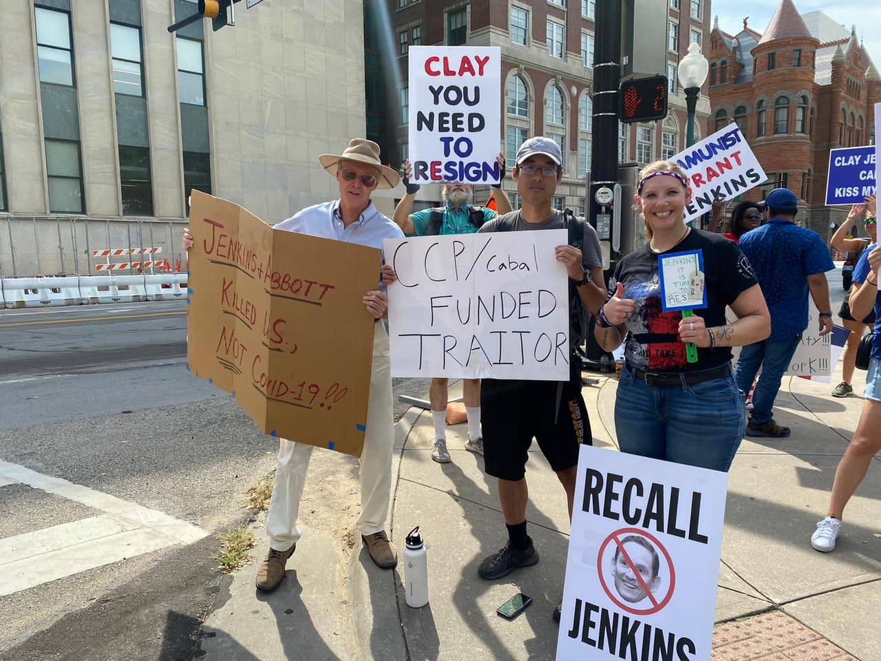 Los asistentes llegaron desde las 9 am a la Corte de Comisionados de Dallas.
<br>