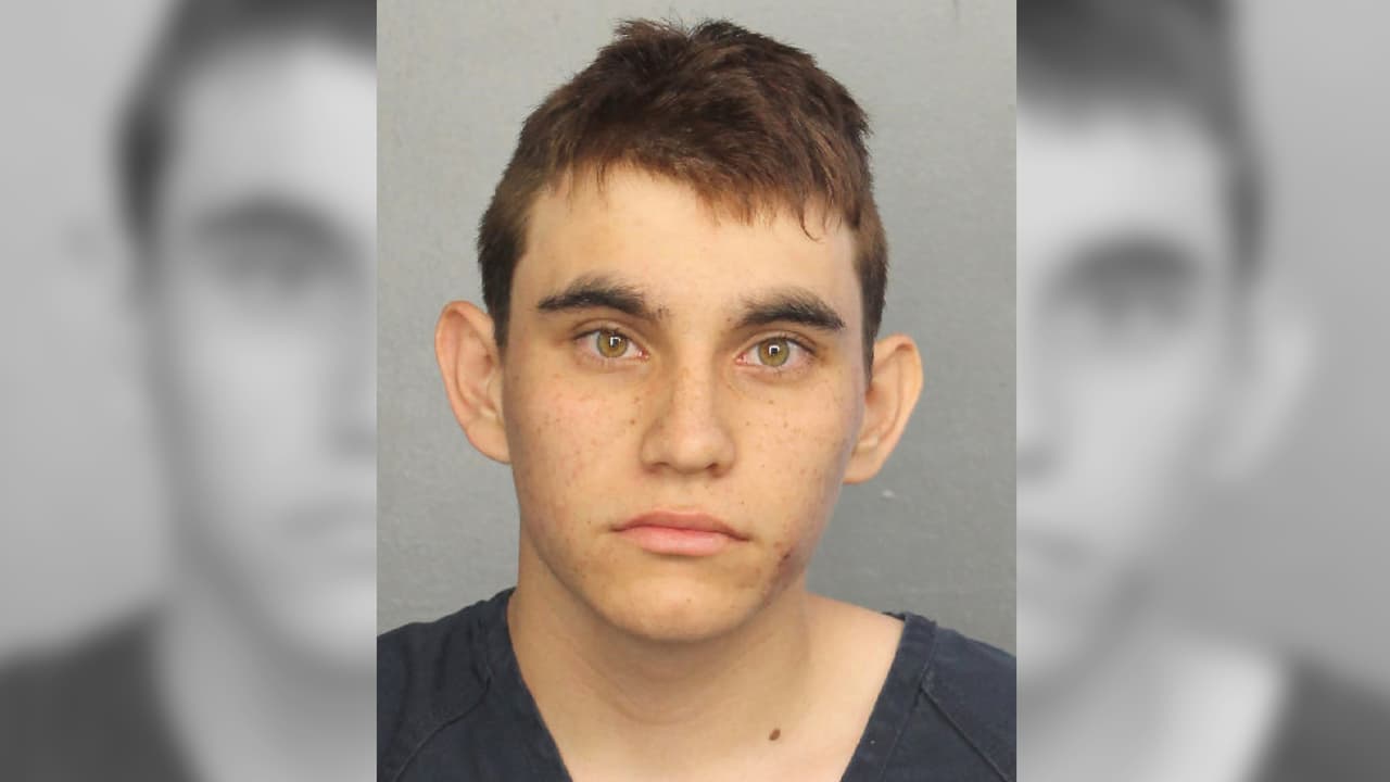 <b>Secundaria Marjory Stoneman Douglas, 2016. 17 muertos. Nikolas Cruz</b>, un ex alumno de 19 años de edad con problemas de conducta fue identificado como el autor de la matanza dentro de una escuela en Parkland, al sur de Florida. Había sido expulsado de la institución por razones disciplinarias. El joven sobrevivió al ataque y está bajo custodia.