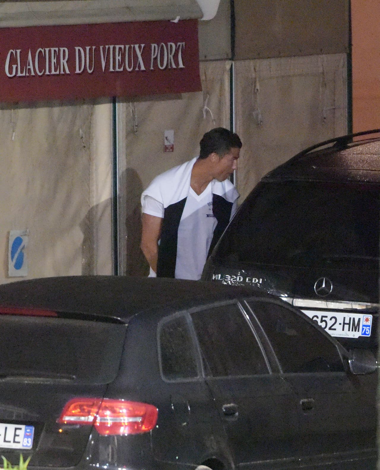 ¿Y tus modales dónde quedaron?