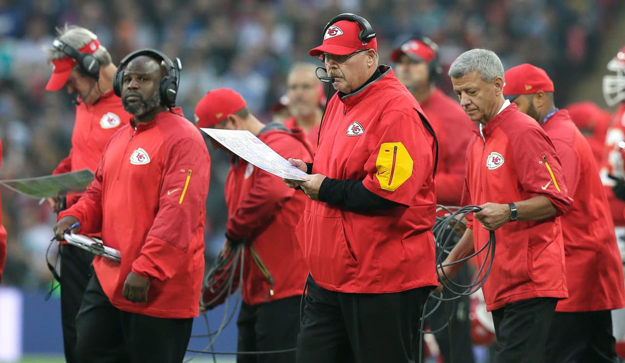 Los Kansas City Chiefs cerraron la Serie Internacional 2015 en el Wembley Stadium de Londres, Inglaterra con un contundente triunfo por 45-10 sobre los Detroit Lions.