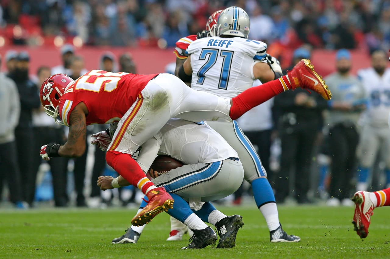 Los Kansas City Chiefs cerraron la Serie Internacional 2015 en el Wembley Stadium de Londres, Inglaterra con un contundente triunfo por 45-10 sobre los Detroit Lions.
