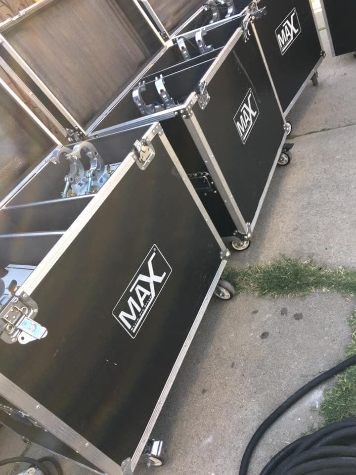 "Los equipos representan nuestras herramientas de trabajo", dijo Abel Durango señalando también que la empresa es la fuente de ingresos principal de su familia en Los Ángeles y en Puebla, México.