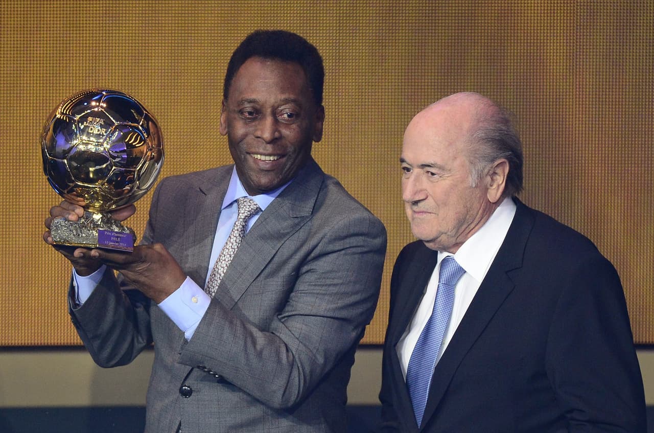 Pelé sorprendido con la renuncia de Blatter