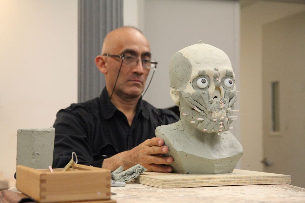 En el proceso de reconstrucción basado en el cránero de un inmigrante no identificado